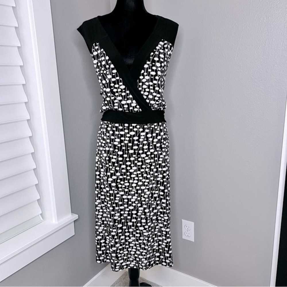 Lane Bryant women’s size 22/24 black and white sleeveless dress